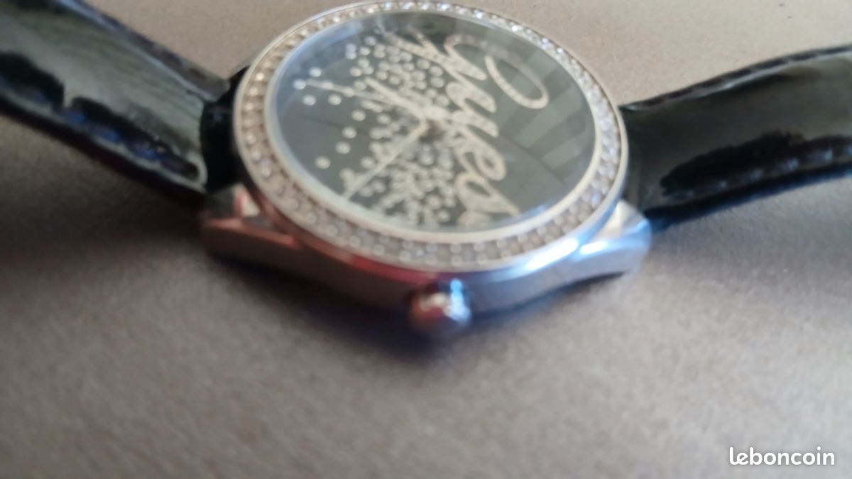 Montre GUESS avec brillants (image 3)