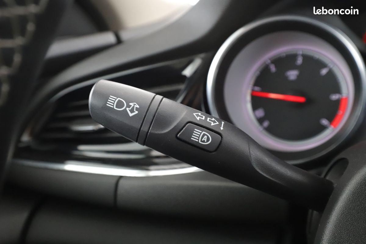 Opel Insignia Grand Sport 1.6 Diesel Innovation 136 ch (image 22)