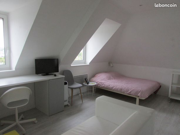 Studio 30 m2 plein sud sur vue sur le port