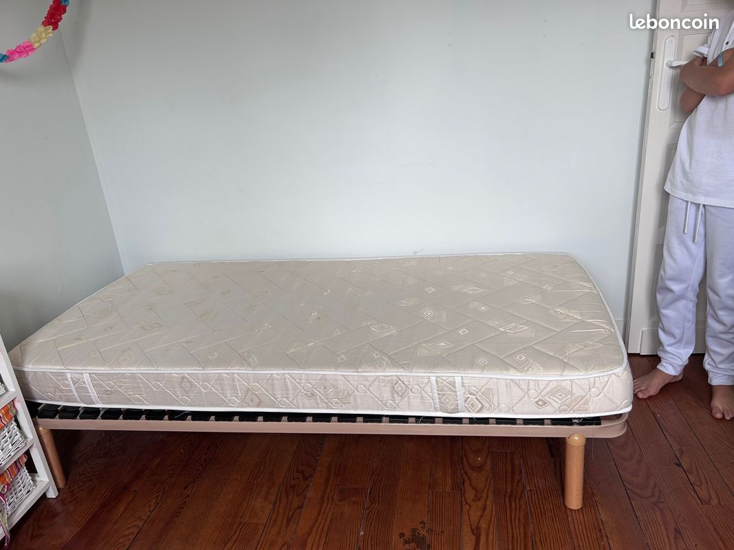 Lit : Sommier cadre à lattes 90x190t (sans le matelas) (image 1)