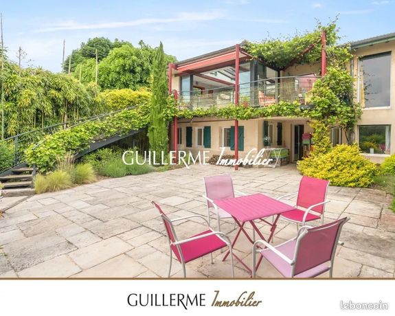 Villa 6 pièces 205 m²