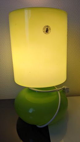 Lampe Azé, Luminaire à Poser sur le Chevet ou le Bureau. 2 coloris