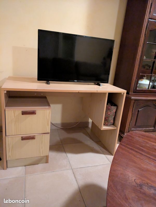 Bureau (image 1)
