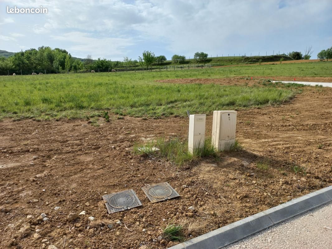 Terrain 1143 m² · à Vaudreuille · 63 000 €