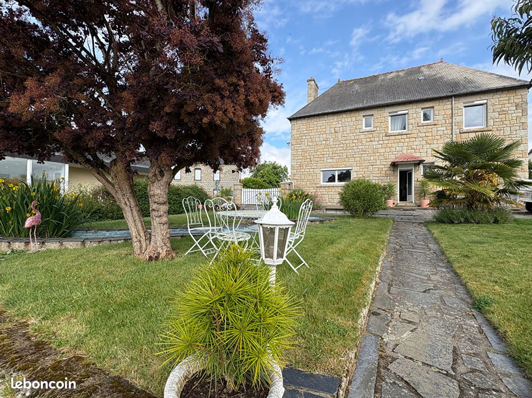 Maison 7 pièces 158 m² · à Meillac · 158 m² · 263 495 €