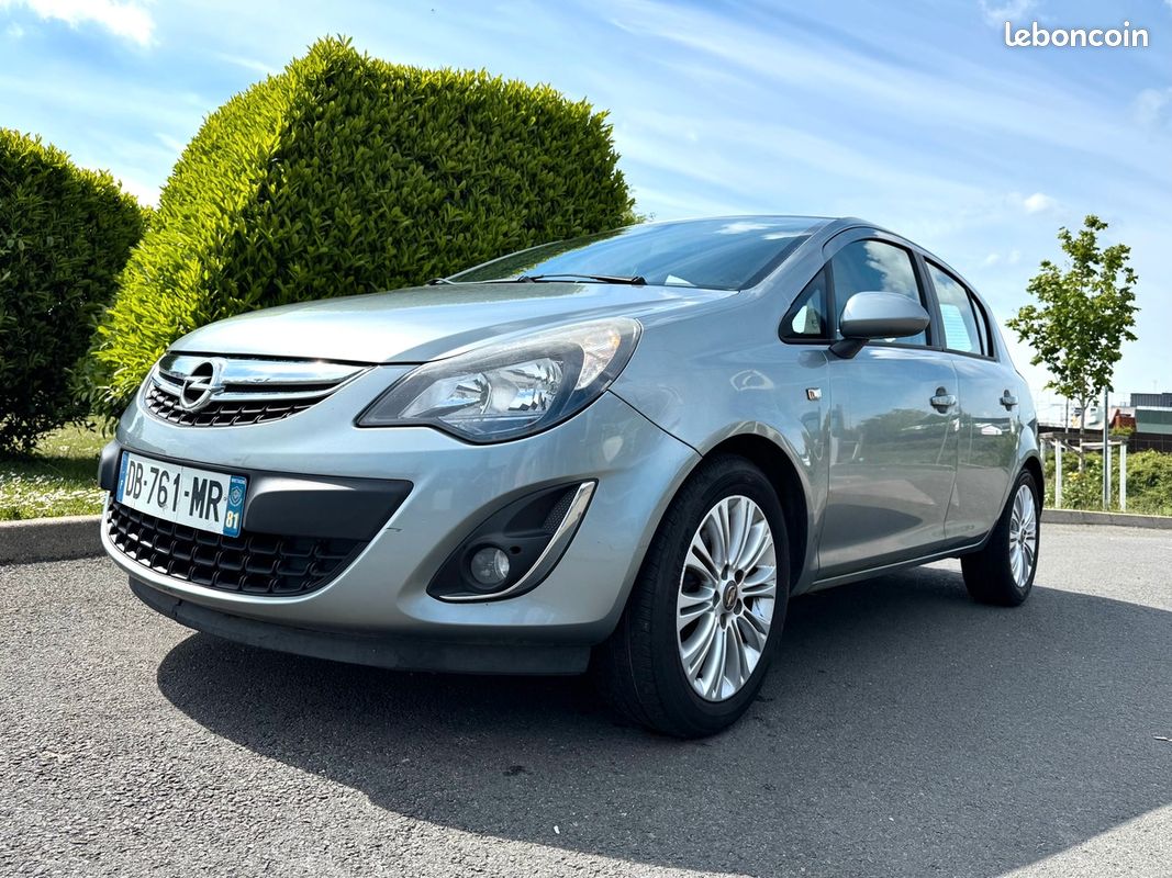 Opel Corsa PHASE 2 1.4 essence Ecoflex 100 chs (image 1)