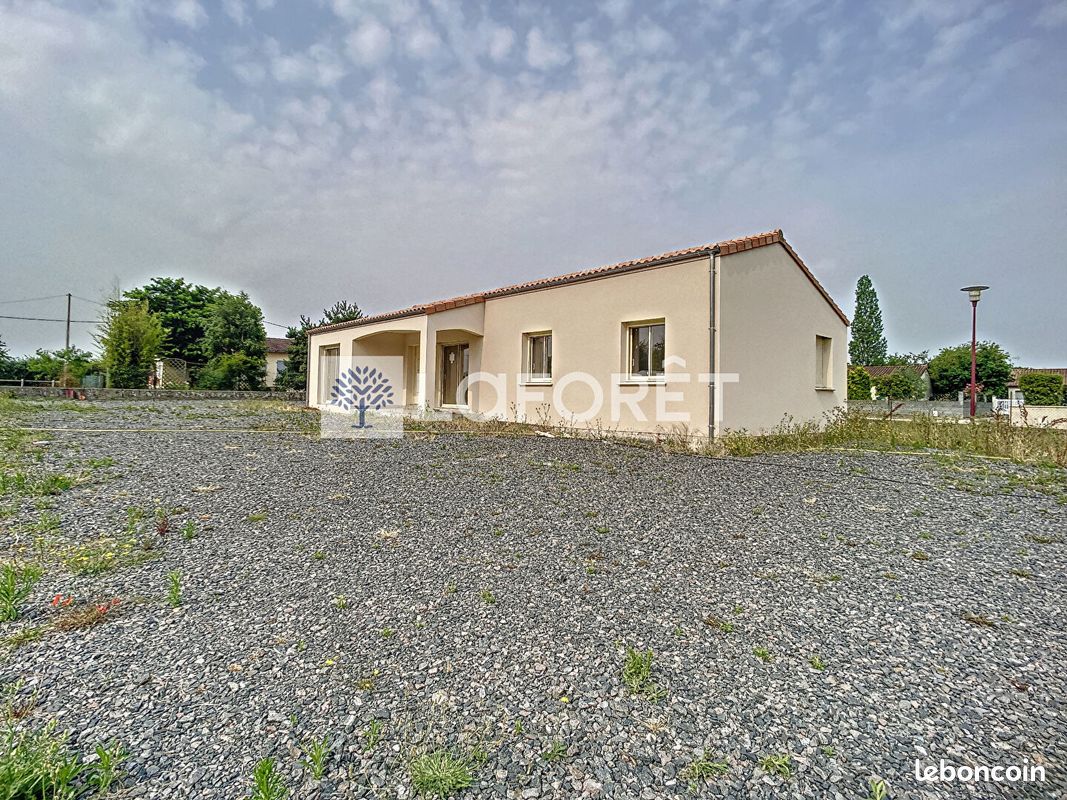 Maison 5 pièces 108 m² - Argentonnay 79150 Moutiers-sous-Argenton (image principale 11)