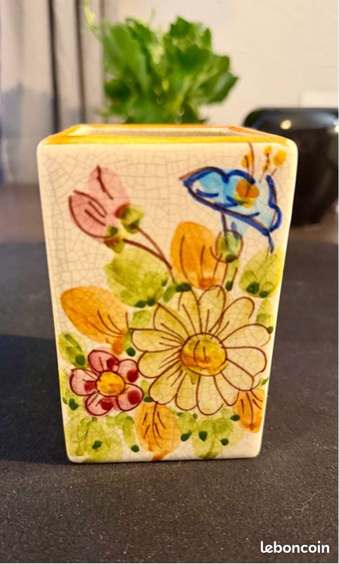 Vase carré vintage en céramique italienne décor floral peint main (image 1)