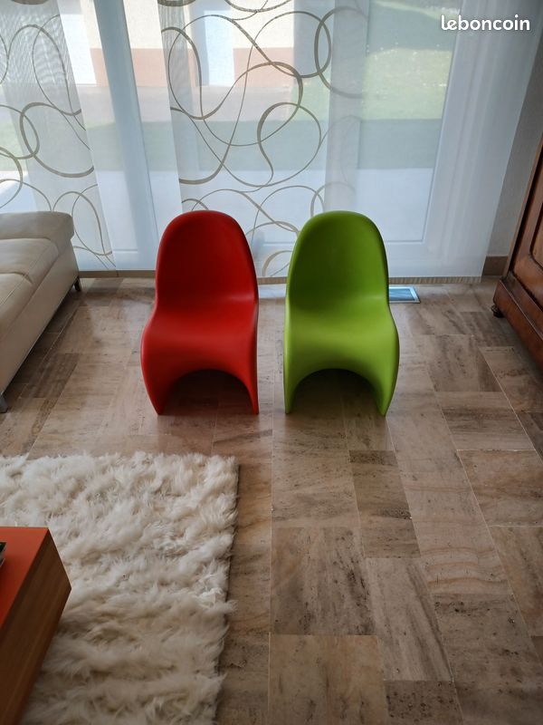 Vends 2 chaises Verner Panton Junior (Vitra) Coloris vert et rouge (image 1)