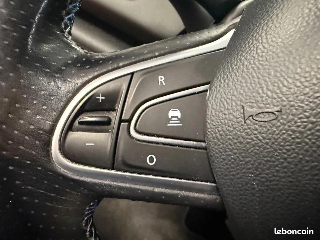 Renault Megane 1.6 DCI 165 ENERGY GT EDC BVA - Très bien optionné (image 21)