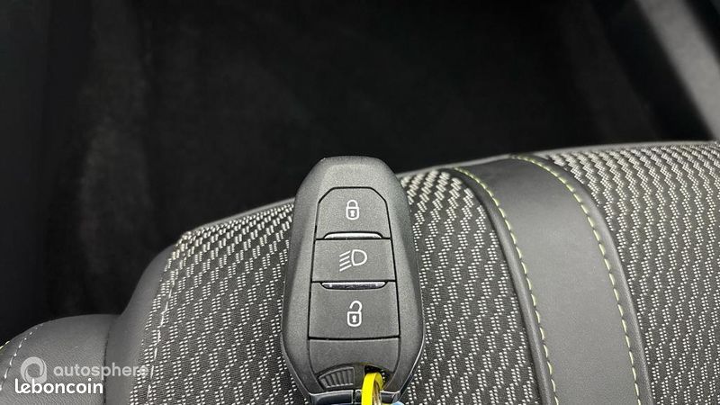 Peugeot 2008 1.2 PureTech 130ch S&S GT EAT8 (image 16)