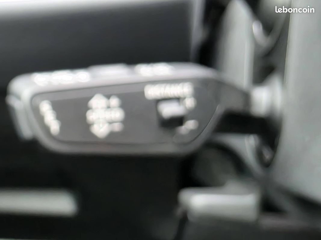 AUDI A5 Avant TDI Hybride 204 ch S tronic 7 S line (image 30)
