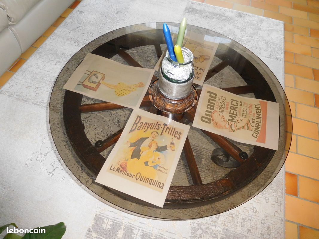 Table basse salon roue de charrette (image 1)