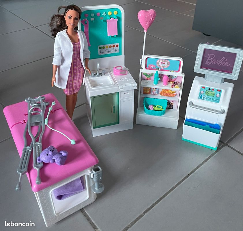 Barbie médecin et son cabinet médical (image 1)