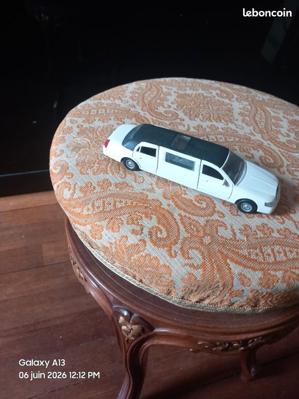 Mini voiture cadillac (image 1)
