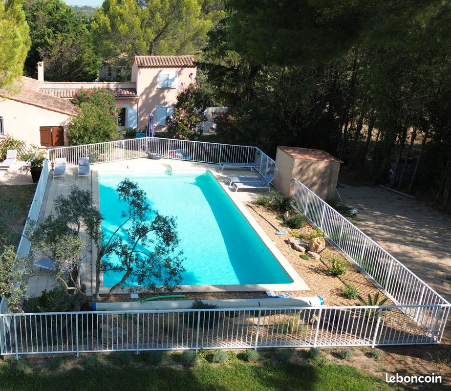 Gite 5 pers rénové, 1 chambre + 1 chambre en duplex, avec grande piscine partagée avec 2nd gîte et jardin en Provence (image 2)