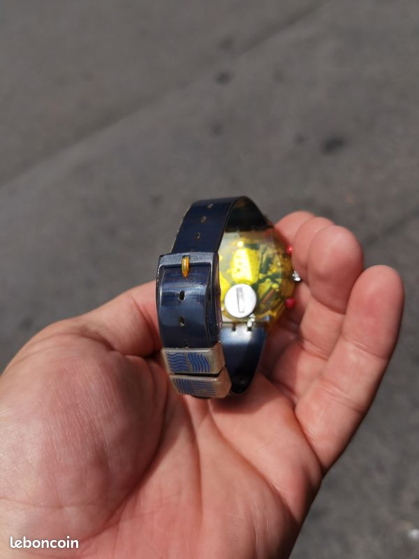 Montre Swatch Chrono Grand Prix.

Bon état général prévoir un changement de bracelet.

Juste changer la pile.

Belle montre pour collectionneurs ou amateurs.

Emballage soigné (image 6)