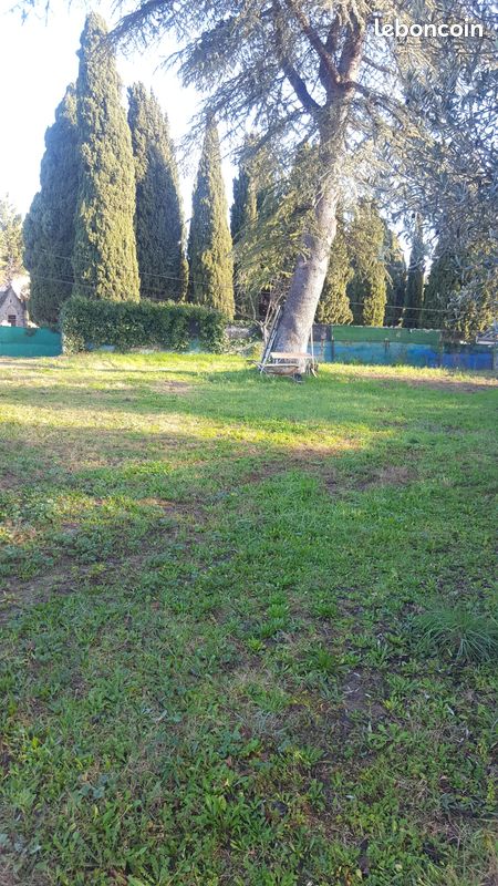 Terrain constructible · à Saint-Quentin-la-Poterie · 160 000 €