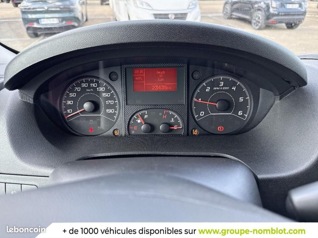 Citroën Jumper FOURGON TOLE 33 L1H1 BLUEHDi 140 S&S BVM6 (image 10)