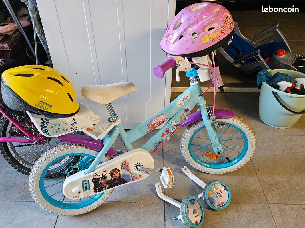 Disney La Reine des Neiges - Vélo 12 Pouces Bleu et Violet | Smyths Toys France