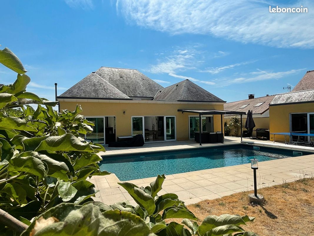 Maison 7 pièces 314 m² · à Mardié · 314 m² · 595 000 €