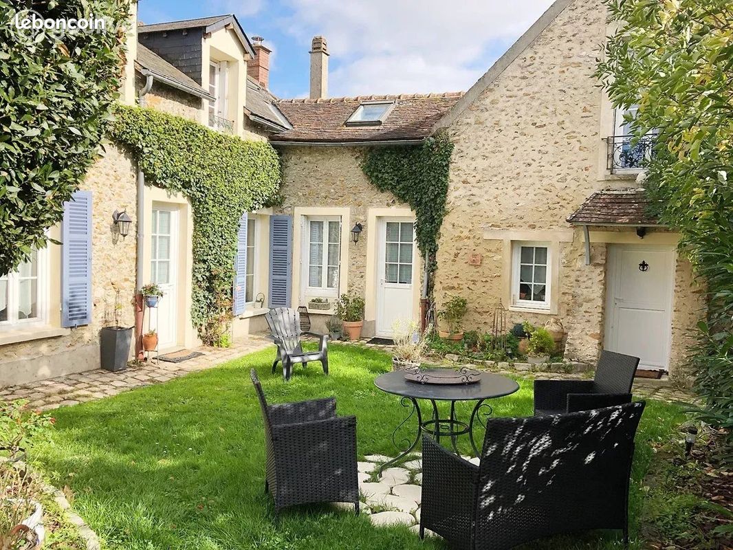 Maison 8 pièces 220 m² · à Orphin · 220 m² · 595 000 €