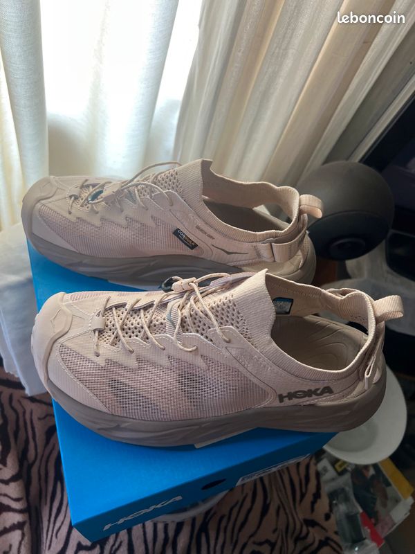 Basket / sneakers homme marqué hoka couleur crème toute neuve jamais porté taille 43 ultra confortable erreur de taille (image 4)