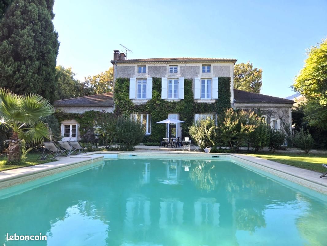 Maison 10 pièces 304 m² · à Agen · 304 m² · 549 000 €
