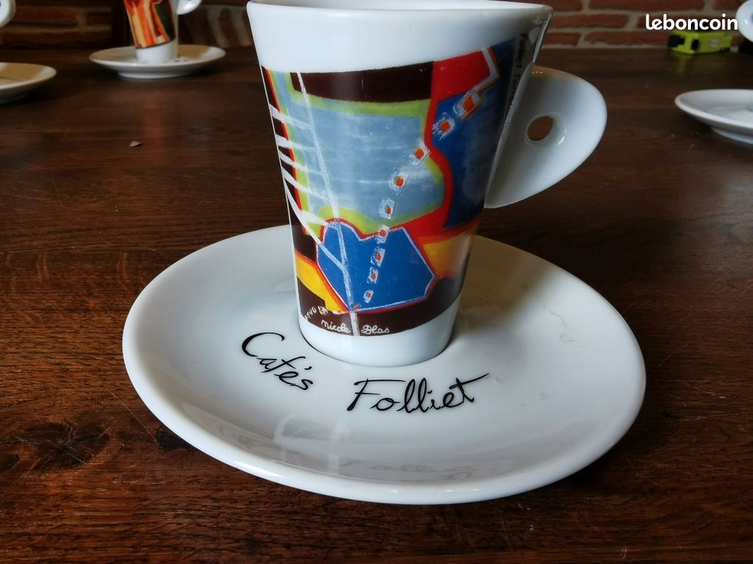 Service à café ,8 tasses et 8 soucoupes Folliet, torréfacteur. Neuf