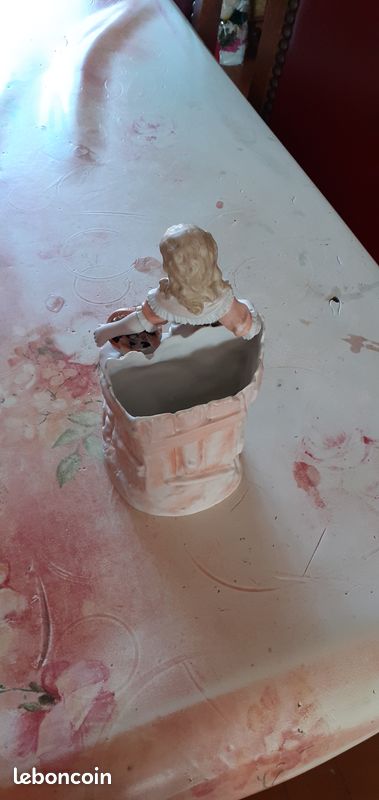 Porte stylos ou vide poches en porcelaine biscuit (image 2)