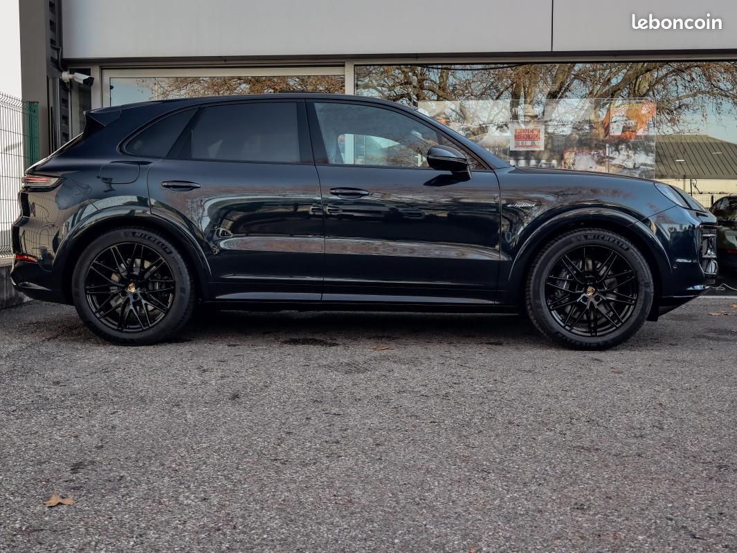 Porsche Cayenne E-Hybrid 3.0 V6 470 ch Black Edition (image 10)