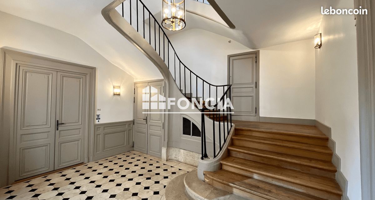 Appartement 3 pièces 76 m² · à Versailles · 76 m² · 2 322 €