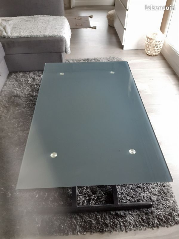 Table relevable en verre (image 1)