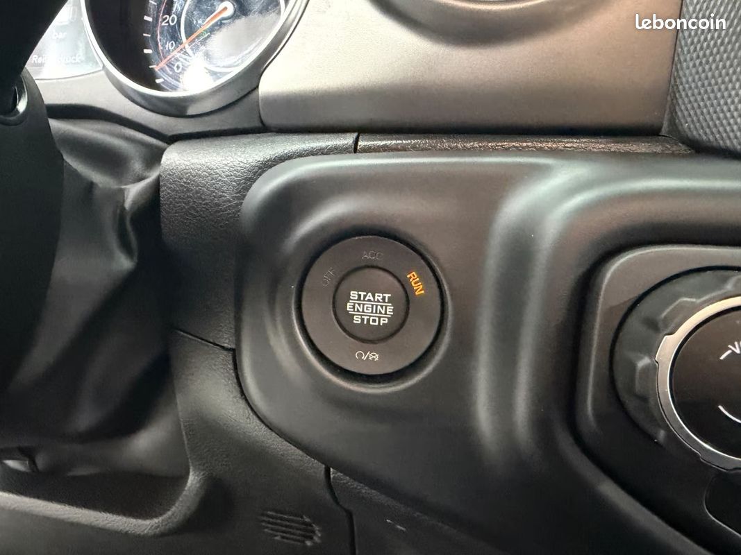 Jeep GLADIATOR Willys Sport 3.6 V6 284 ch BVA8 4x4 – Alpine – Navigation – Freedom Top (image 30)
