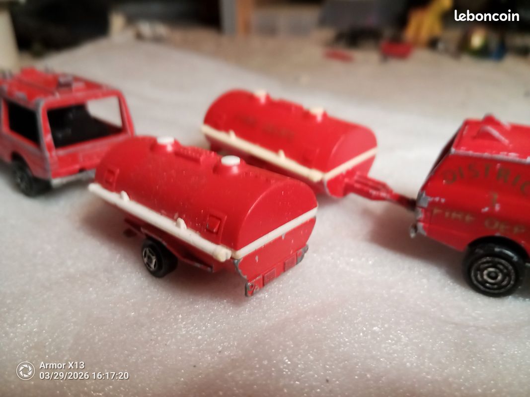 VOITURE POMPIER RANGE Rover + Remorque - Majorette - 1/60 EUR 10,00 - FR