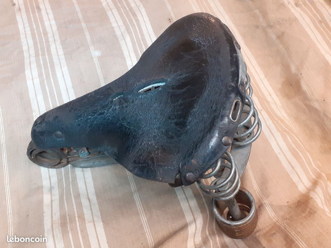 Selle Vélo Ancienne En Cuir HAMANOR - Pour Cycles Ou Motos - Collection Rétro