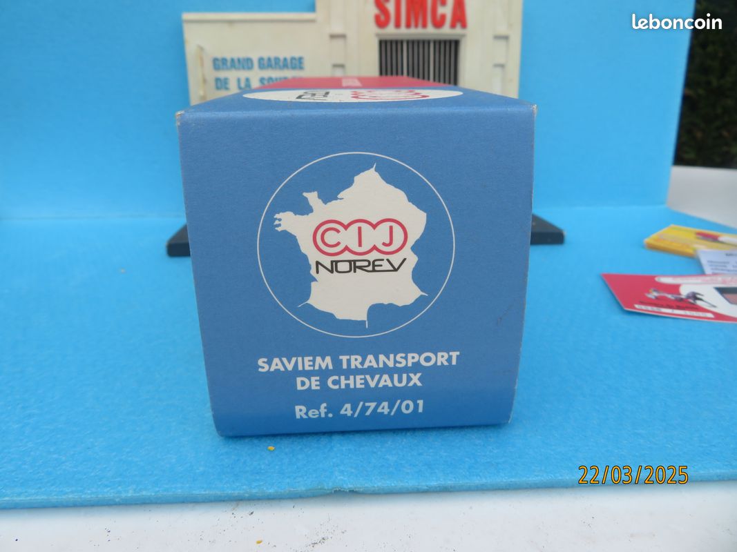 OCCASION 1/43 SAVIEM Transport De Chevaux De Courses 57 1- Dinky Toys