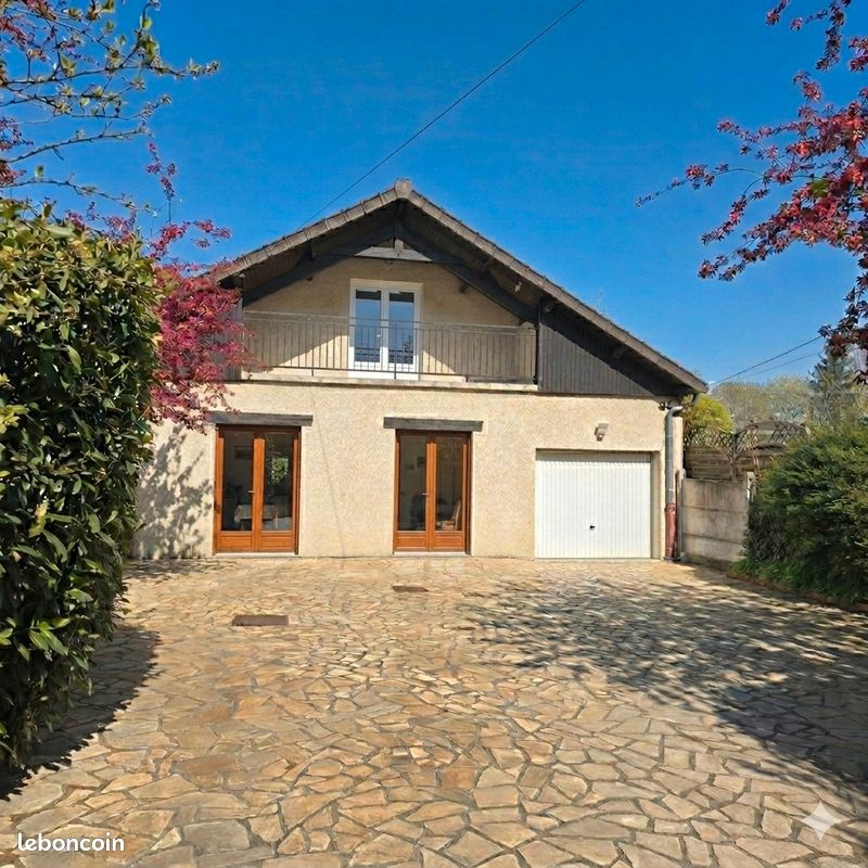 Maison 7 pièces 153 m² · à Maurepas · 153 m² · 469 000 €