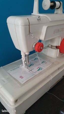 Machine à Coudre Enfant Singer Vintage 1974 - Complète Et En état De Marche