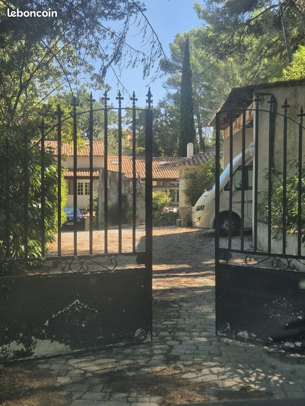 Maison 10 pièces 259 m² · à Cadolive · 259 m² · 1 090 000 €