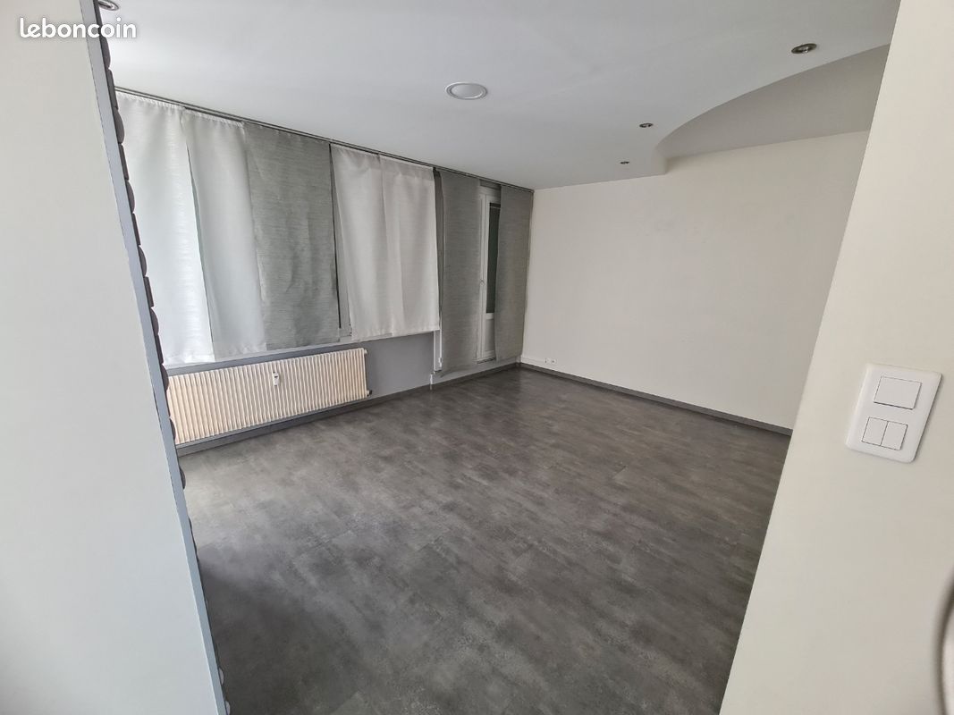 Appartement 3 pièces 73 m² · à Roanne · 73 m² · 750 €