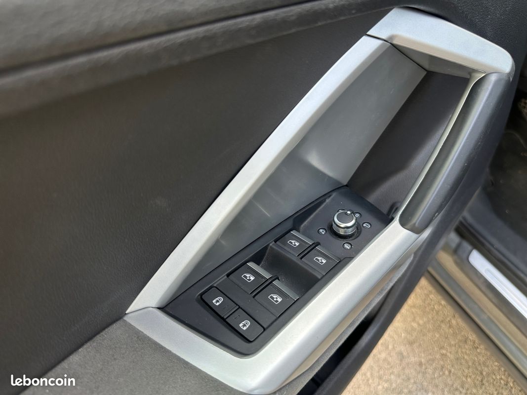 AUDI Q3 35 TDI 150 ch Quattro Design Luxe - Caméra de recul - Hayon élec - GARANTIE 12 MOIS (image 18)