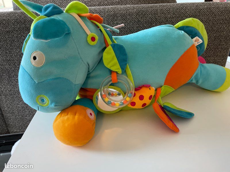 Peluche d’éveil Cheval Multi activités Oxybul (image 1)
