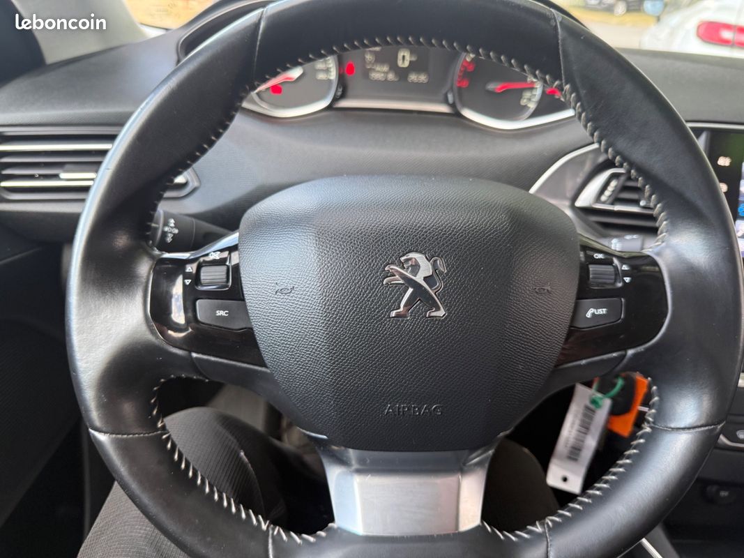 Peugeot 308 1.6 bluehdi 120 cv Allure (image 13)