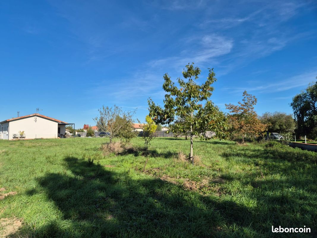 Terrain de 1259m2 - MONDONVILLE · 275 000 €