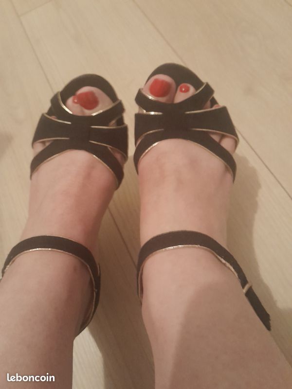 Escarpins Noirs Et Dorés Wilady Pointure 37 - Daim, Talons Occasion