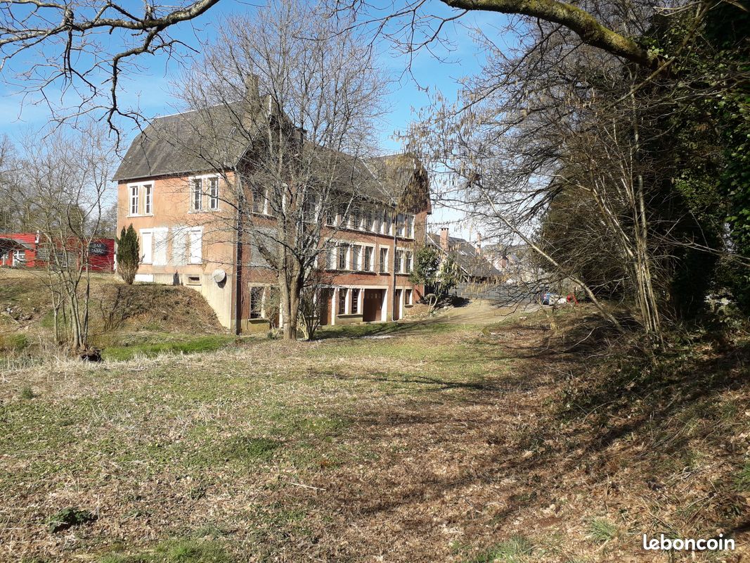 Immeuble 2 pièces 1000 m² · à Le Châtellier · 1 000 m² · 195 000 €