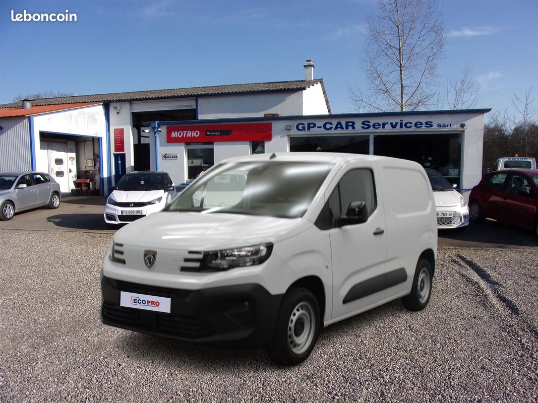 Peugeot Partner M Fourgon Diesel 130ch EAT8 - 3 places + Habillage Bois - Leasing (image 1)