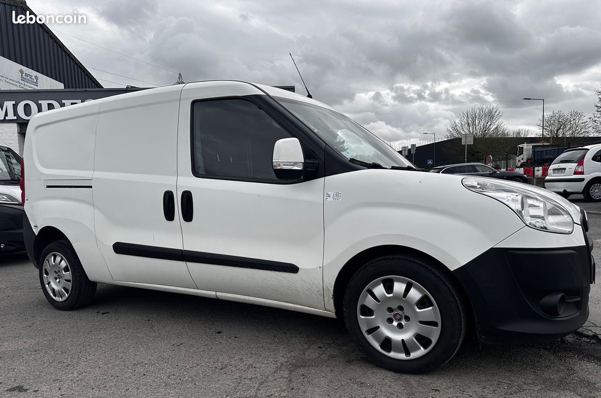 Fiat DOBLO CARGO III MAXI 1.6 MJTD 105 BVM6 TVA RECUPERABLE (image 3)