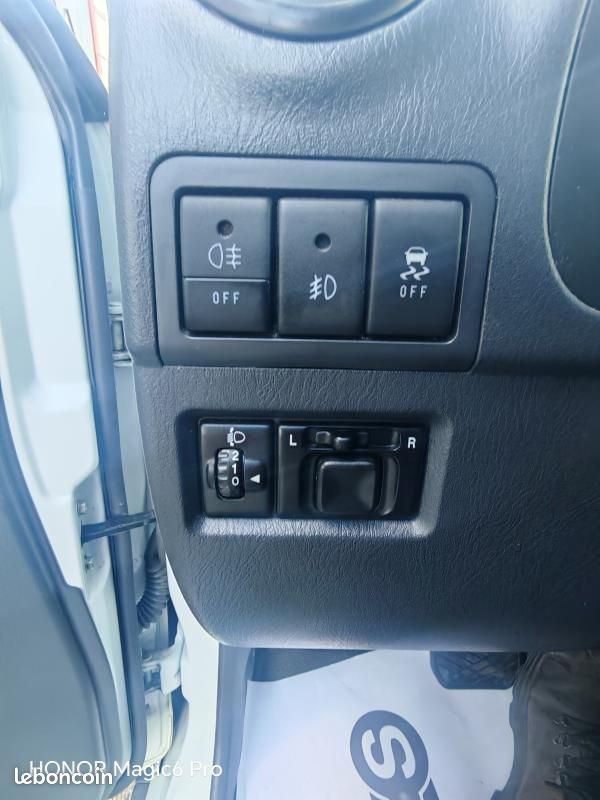 Suzuki Jimny 1.3 VVT 85CH JLX AUTO (image 13)